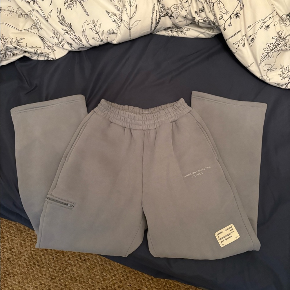 Comfort wide leg women’s Sweatpants with Pocket Detail